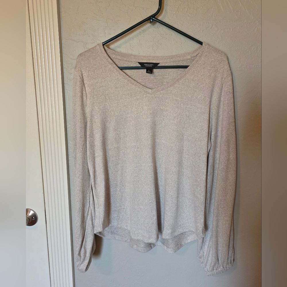 Simpmy Vera Vera Wang Long Sleeved V Neck Top, Women's Large
